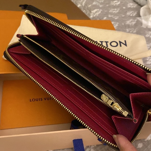 Louis Vuitton Monogram Clemence Zipper Wallet.  NWOT. NEVER USED - Picture 5 of 14